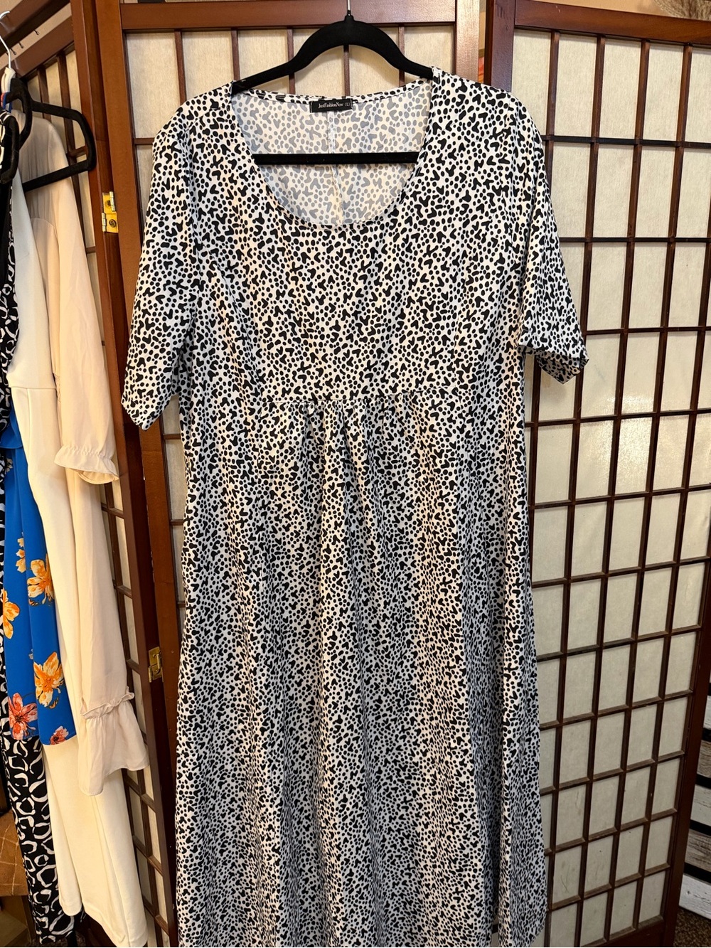 Black & White Spot-Print Scoop Neck Maxi Dress
